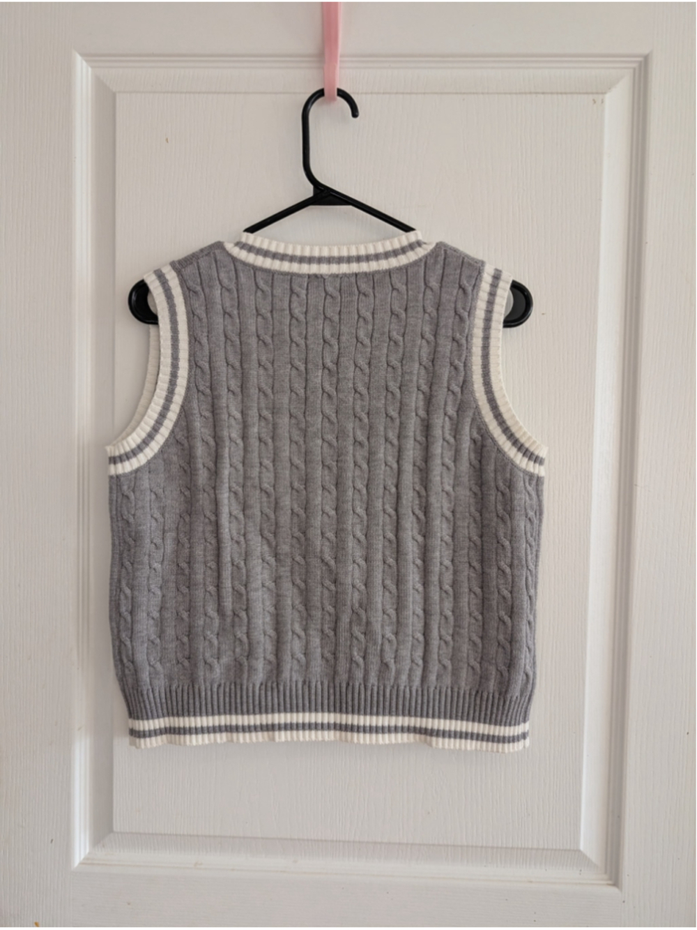 666 - Hyspels Gray Cable Knit Sweater Vest V-Neck Preppy Fall Layering - Picture 4 of 6
